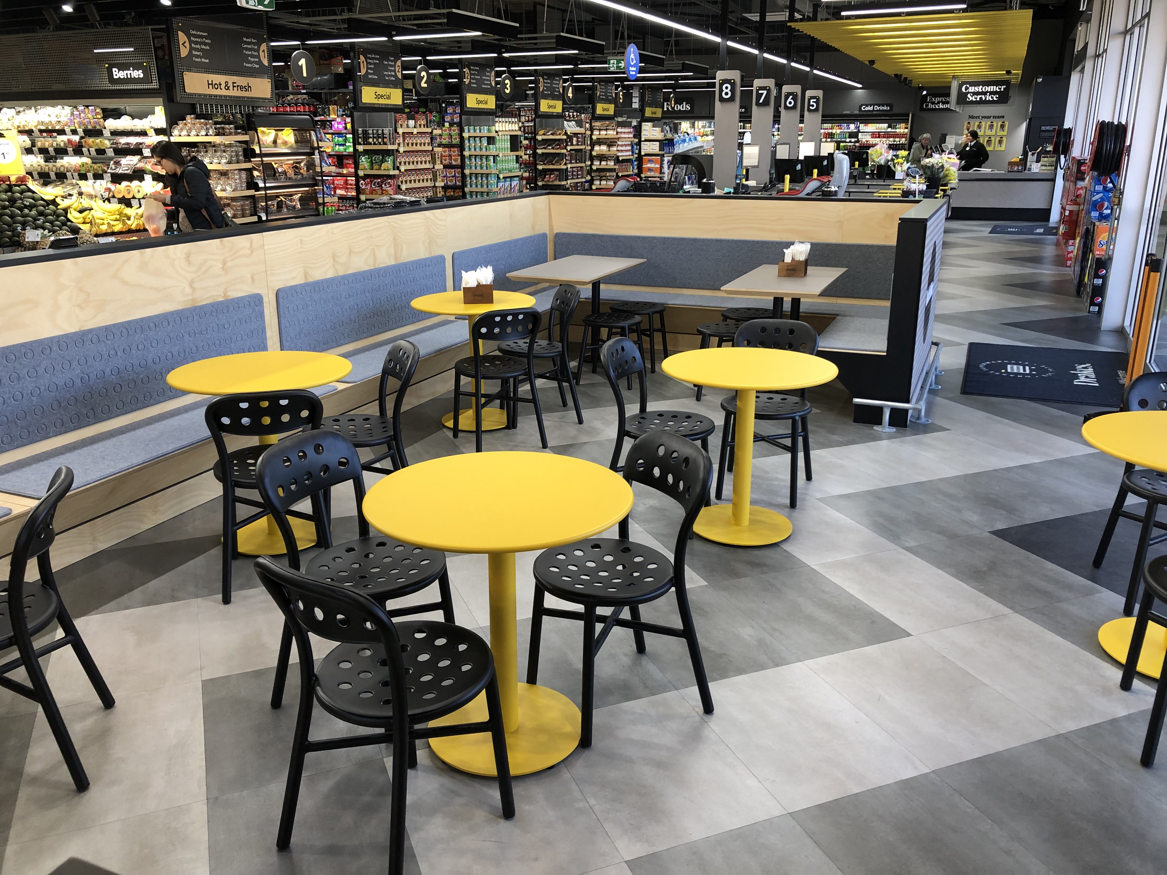 Read more about the article Drakes Wayville Seating Area